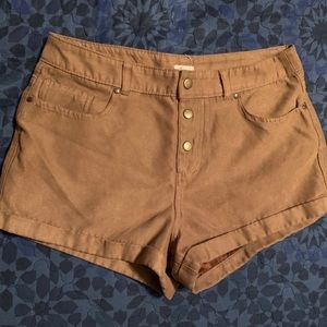 beige shorts
